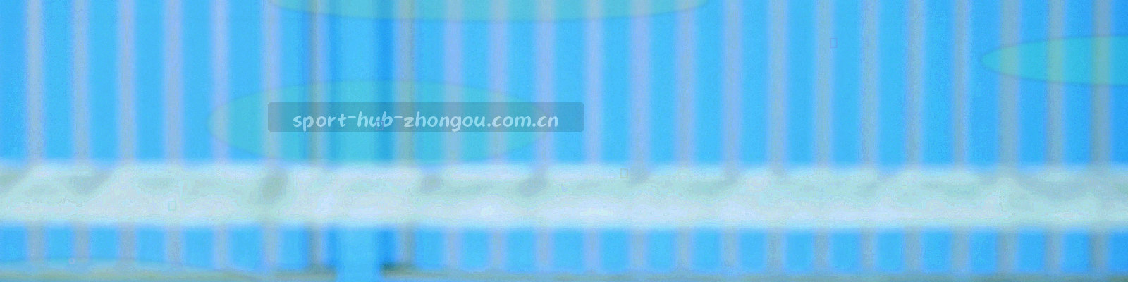 足球场中线与冰面裂纹结合的宽幅纹理